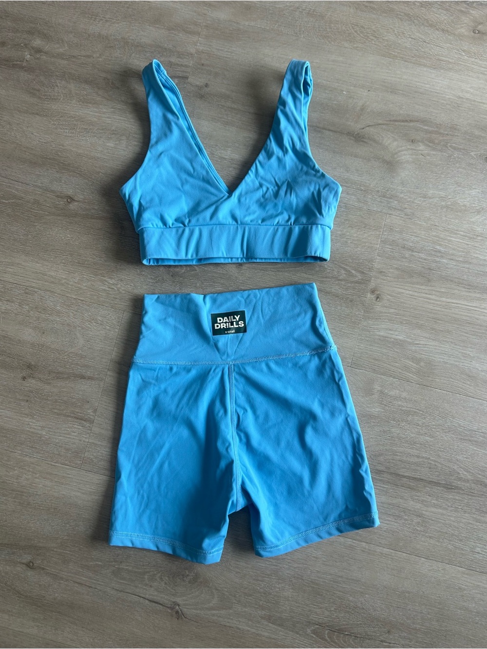 Daily Drills Bright Blue V-Neck Sports Bra & High-Waist Biker Shorts Set - Picture 2 of 2